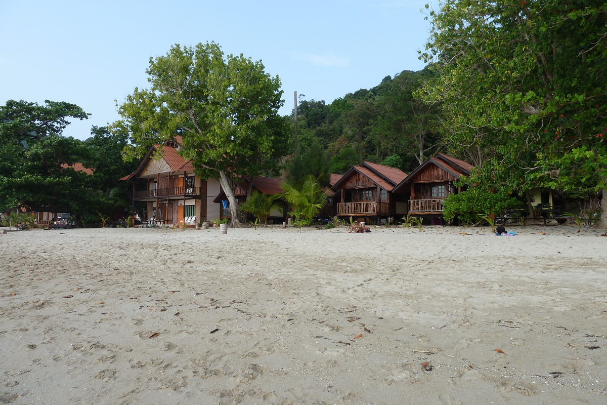 รูปถ่าย ไทย(Thailand) เกาะช้าง(Ko Chang) หาดทรายขาว(White sand beach) 2011-02 38