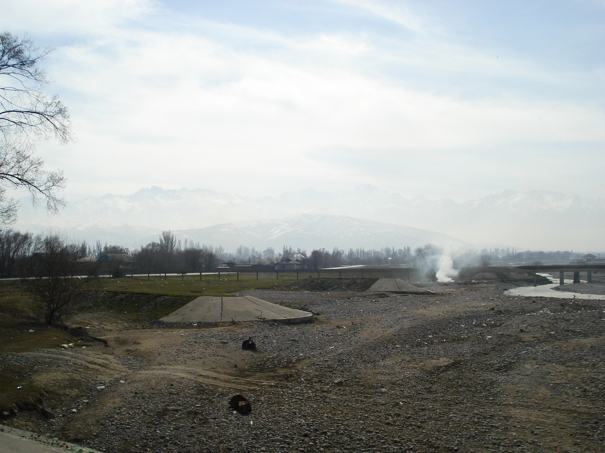 รูปถ่าย คาซัคสถาน(Kazakhstan) ถนนจากอัลมาตีไปหุบผาชารึน(Almaty to Charyn Canyon road) 2007-03 188