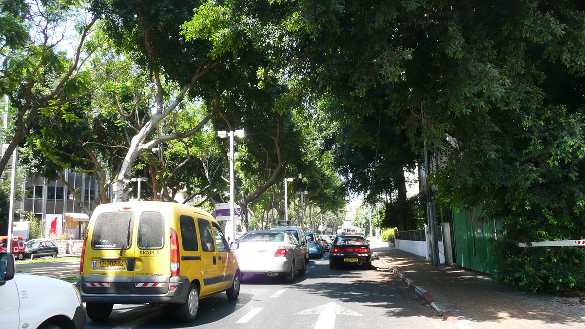 รูปถ่าย อิสราเอล(Israel) เทลอาวีฟ(Tel Aviv) ถนนรอธส์ไชลด์(Rothschild Street) 2007-06 25
