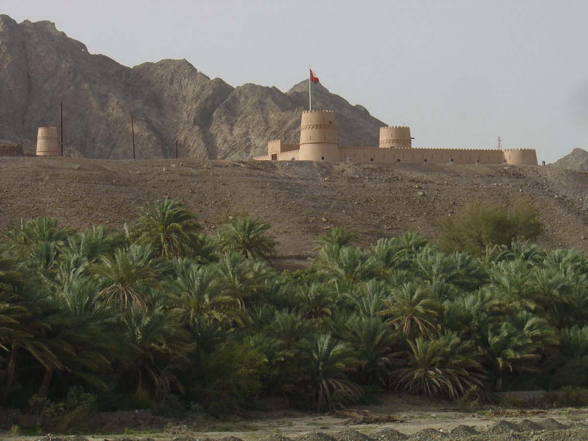 รูปถ่าย โอมาน(Oman) จากบูไรมิไปถนนโซฮาร์(Buraimi to Sohar road) 2005-03 9