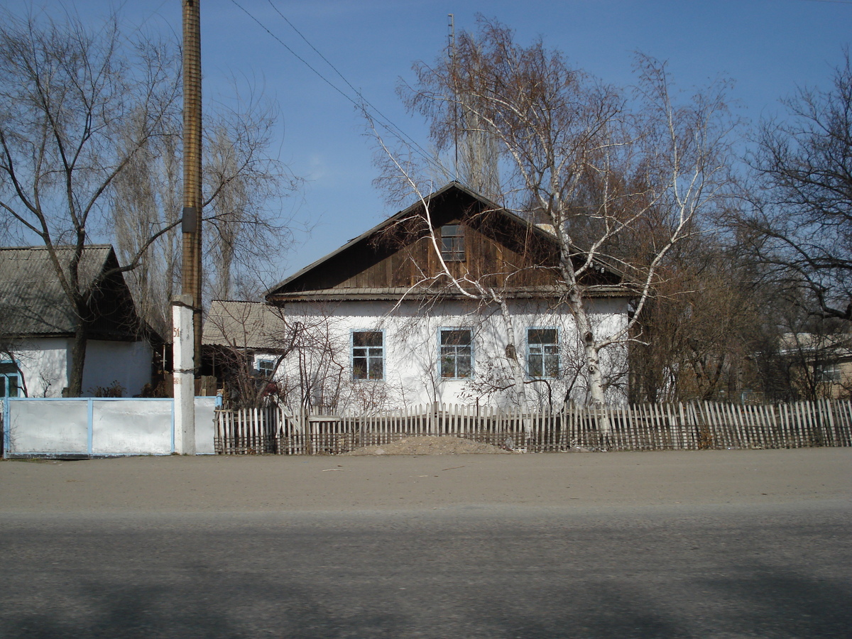 รูปถ่าย คาซัคสถาน(Kazakhstan) ถนนจากอัลมาตีไปหุบผาชารึน(Almaty to Charyn Canyon road) 2007-03 165