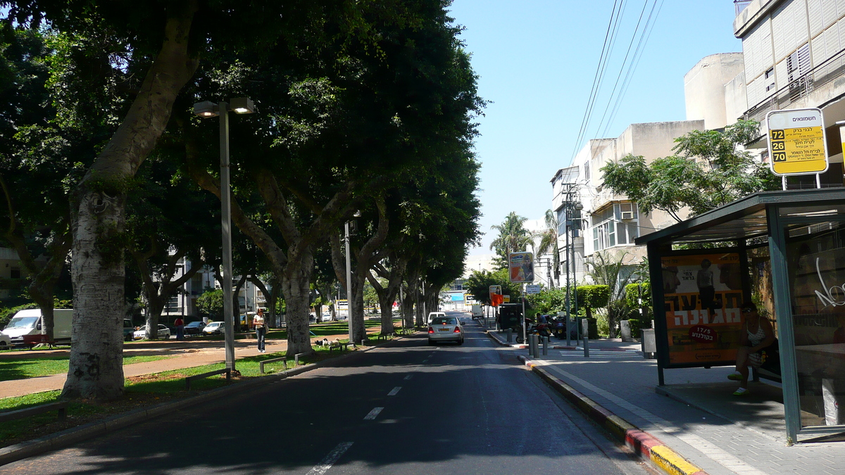 รูปถ่าย อิสราเอล(Israel) เทลอาวีฟ(Tel Aviv) ถนนรอธส์ไชลด์(Rothschild Street) 2007-06 28