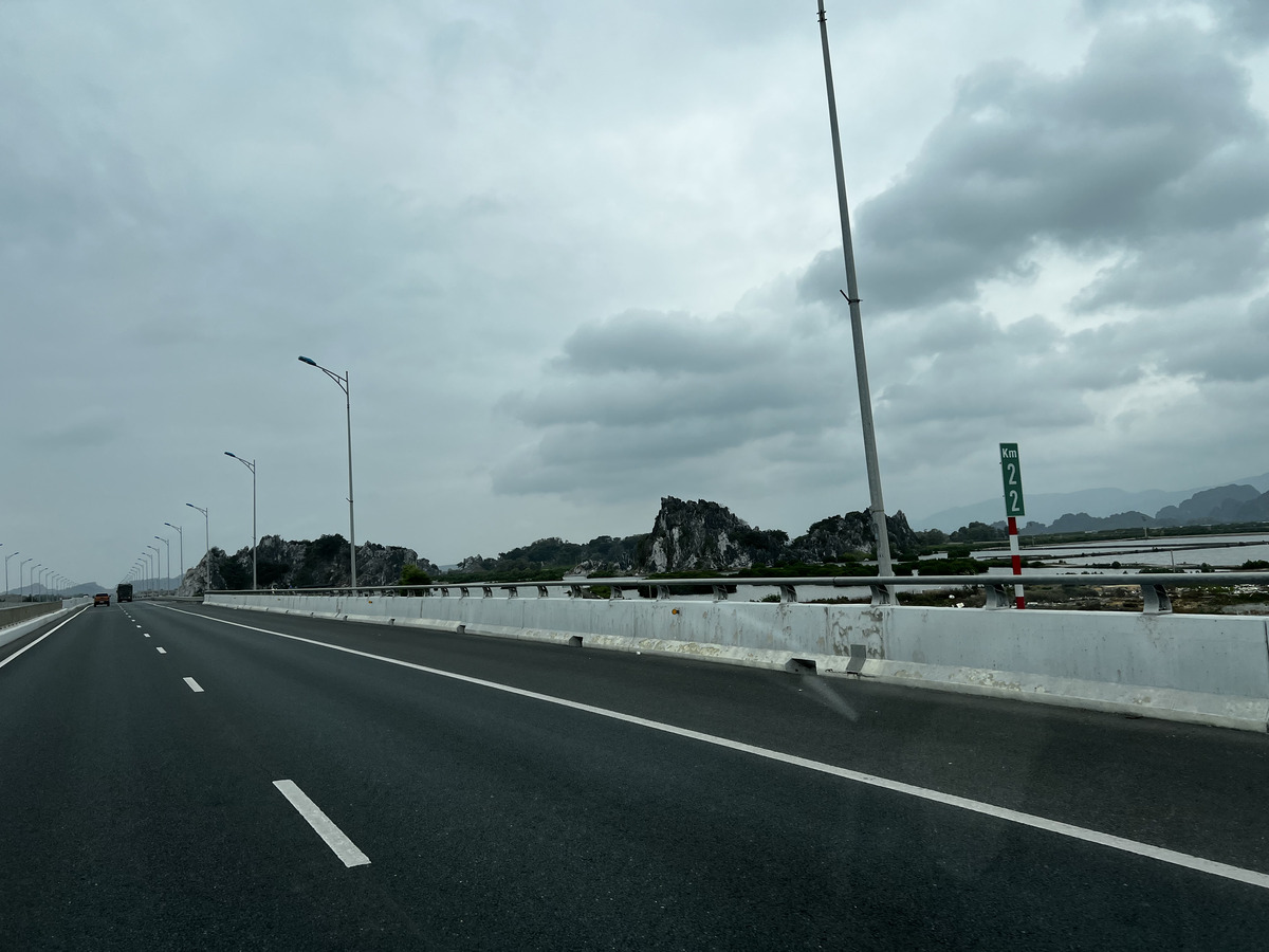 รูปถ่าย เวียดนาม(Vietnam) อ่าวฮาลอง(Ha Long Bay) ถนน(Road) 2024-01 0