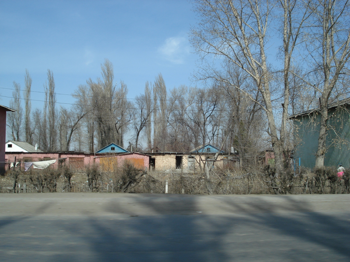 รูปถ่าย คาซัคสถาน(Kazakhstan) ถนนจากอัลมาตีไปหุบผาชารึน(Almaty to Charyn Canyon road) 2007-03 11