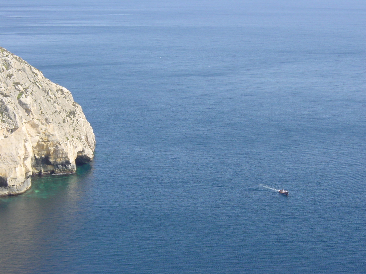 รูปถ่าย มอลตา(Malta) ถ้ำสีน้ำเงินแห่งซูร์รีก(Zurrieq Blue grotto) 2003-03 12