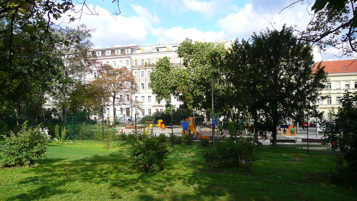 รูปถ่าย สาธารณรัฐเช็ก(Czech Republic) ปราก(Prague) ออปเลตาโลวา(Opletalova) 2007-07 35