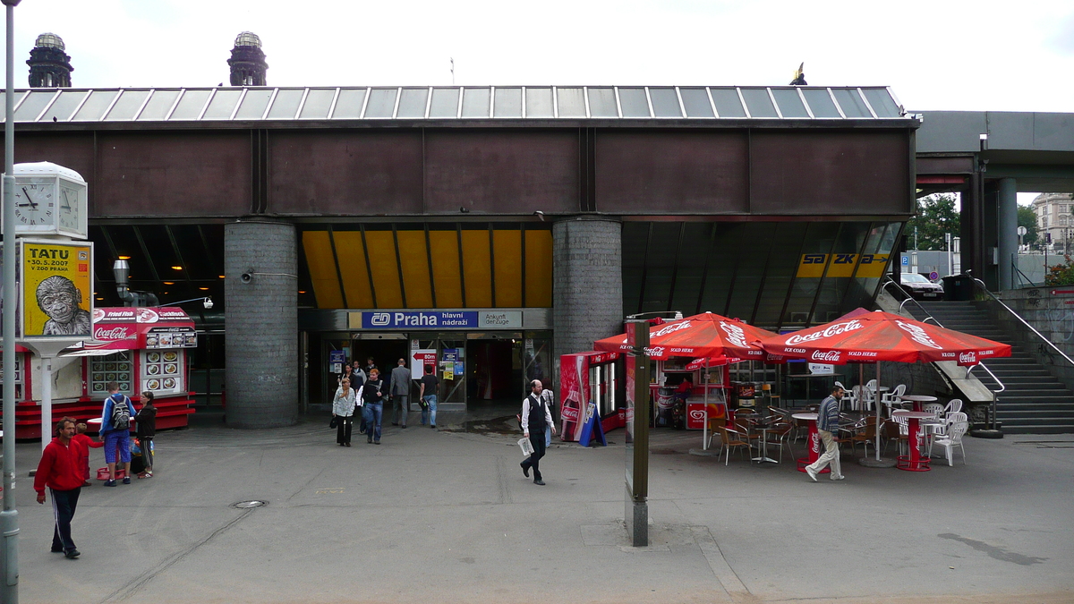 รูปถ่าย สาธารณรัฐเช็ก(Czech Republic) ปราก(Prague) สถานีรถไฟหลักปราก(Hlavni Nadrazi) 2007-07 12