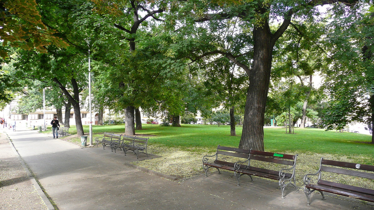 รูปถ่าย สาธารณรัฐเช็ก(Czech Republic) ปราก(Prague) ออปเลตาโลวา(Opletalova) 2007-07 34