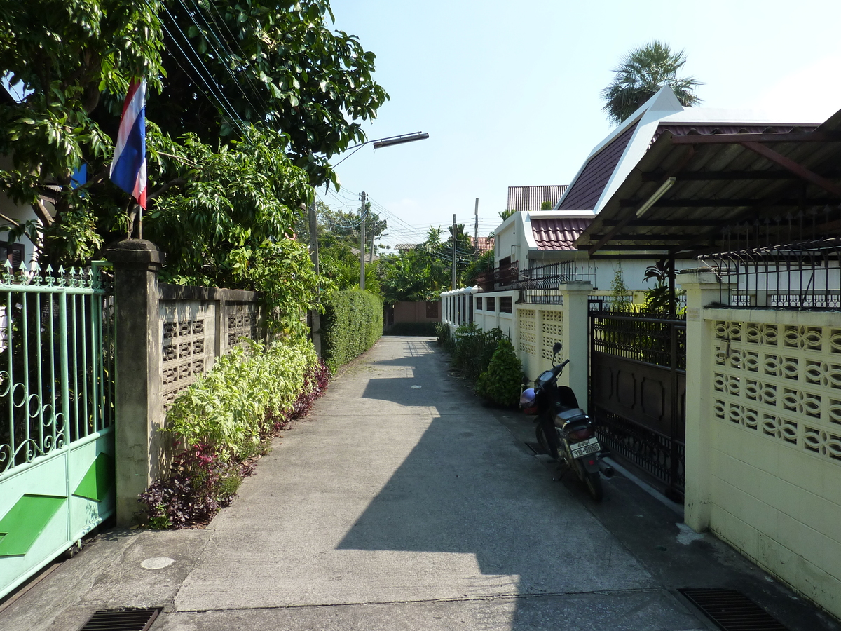 รูปถ่าย ไทย(Thailand) เชียงใหม่(Chiang Mai) ถนนสามล้าน(Sam Lan Road) 2009-12 2