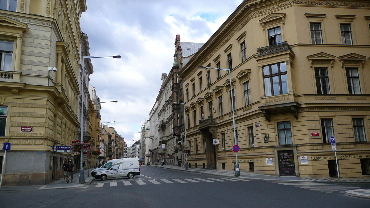 รูปถ่าย สาธารณรัฐเช็ก(Czech Republic) ปราก(Prague) ออปเลตาโลวา(Opletalova) 2007-07 24