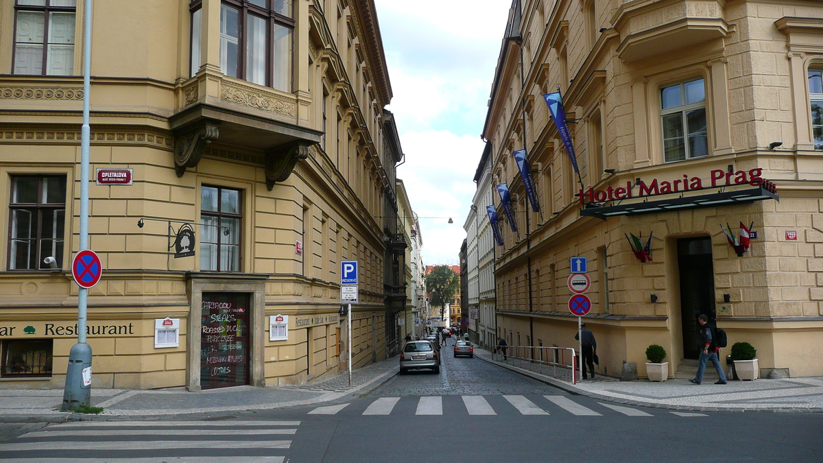 รูปถ่าย สาธารณรัฐเช็ก(Czech Republic) ปราก(Prague) ออปเลตาโลวา(Opletalova) 2007-07 21