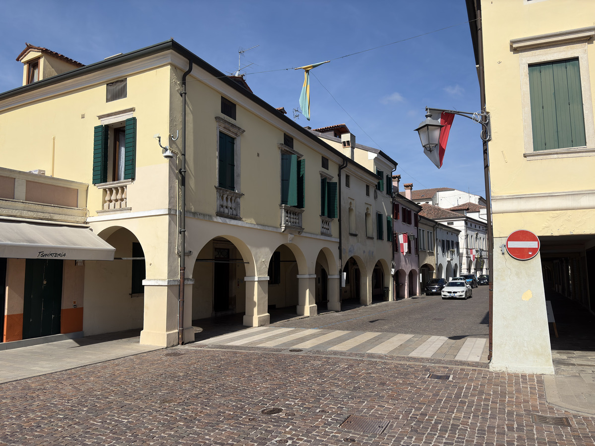รูปถ่าย อิตาลี(Italy) มอนตัญญานา(Montagnana) 2025-09 17