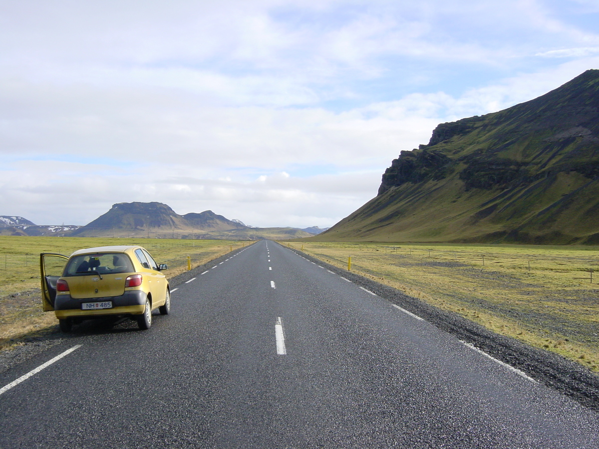 รูปถ่าย ไอซ์แลนด์(Iceland) เดียร์โฮไล(Dyrholaey) 2003-03 22