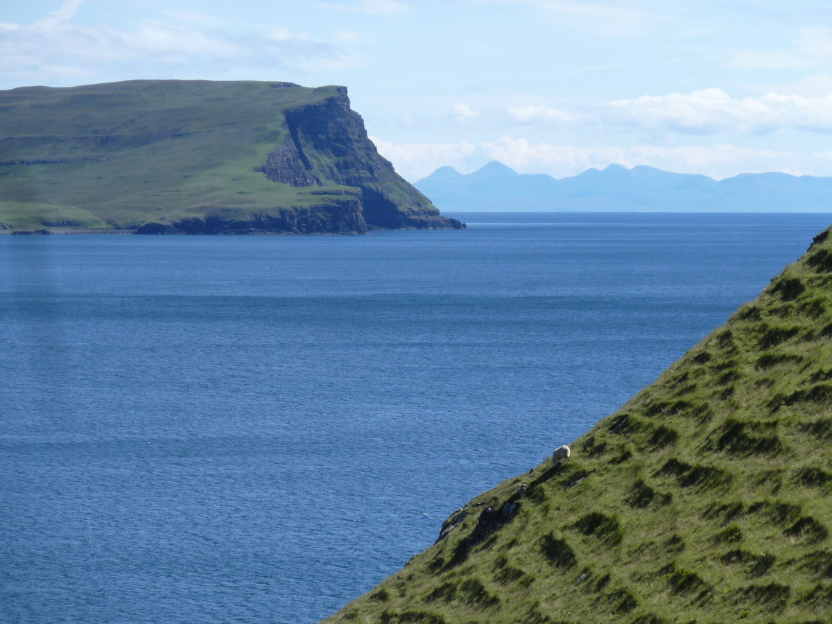 รูปถ่าย อังกฤษ(United Kingdom) เกาะสกาย(Skye) แหลมนีสต์พอยต์(Neist Point) 2011-07 49