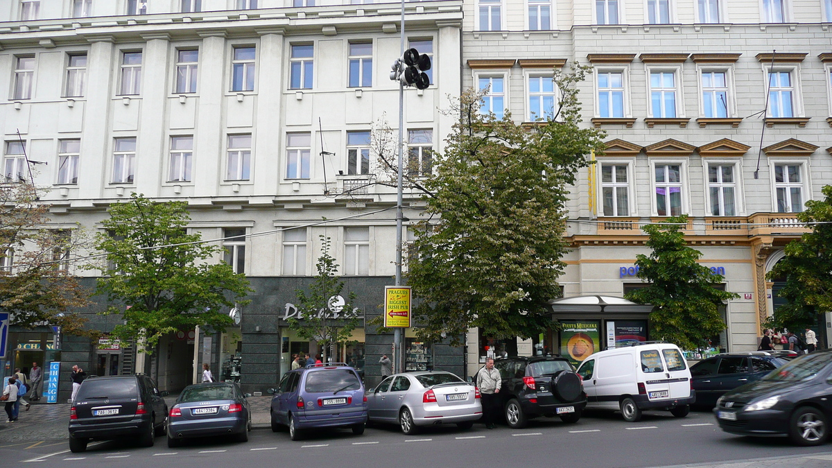 รูปถ่าย สาธารณรัฐเช็ก(Czech Republic) ปราก(Prague) จัตุรัสเวนเซสลาส(Vaclavske namesti) 2007-07 38