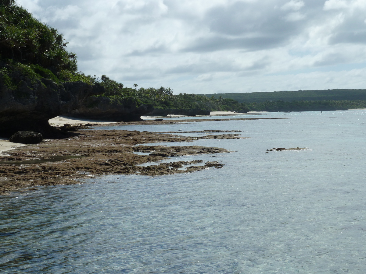 รูปถ่าย นิวแคลิโดเนีย(New Caledonia) เกาะลีฟู(Lifou) หมู่บ้านมู(Mu) 2010-05 31