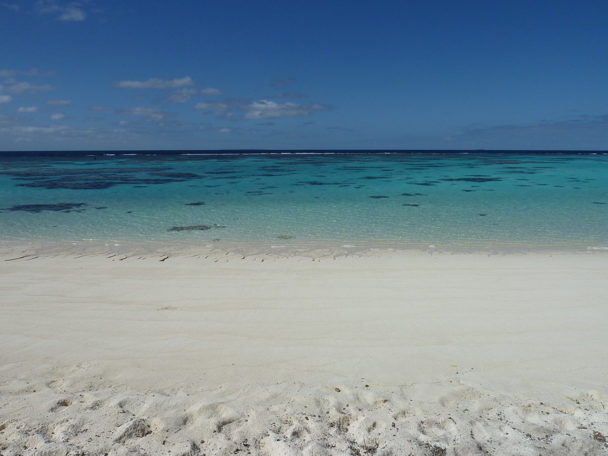 รูปถ่าย นิวแคลิโดเนีย(New Caledonia) เกาะลีฟู(Lifou) หมู่บ้านมู(Mu) 2010-05 29