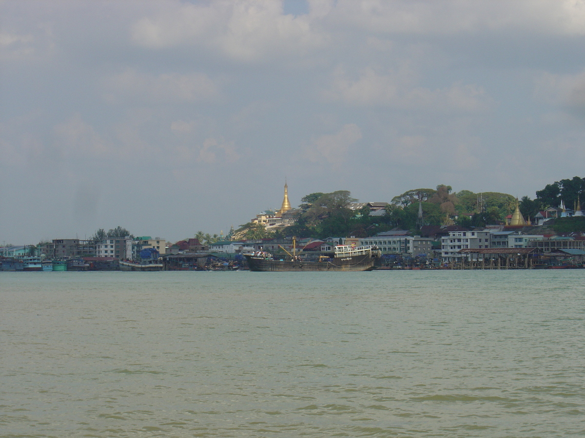 รูปถ่าย พม่า(Myanmar) มะริด(Myeik (Mergui)) 2005-01 129