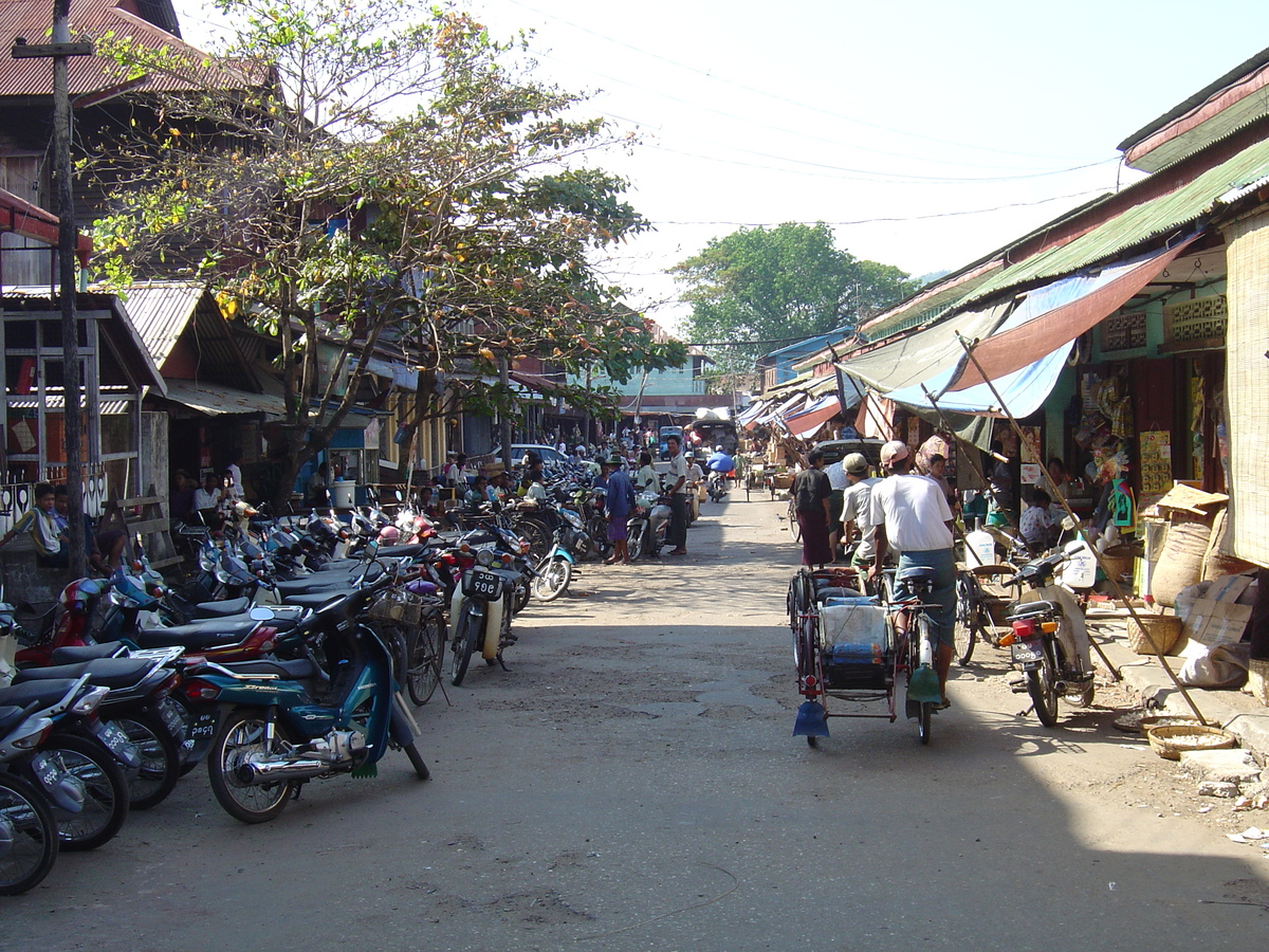 รูปถ่าย พม่า(Myanmar) มะริด(Myeik (Mergui)) 2005-01 156