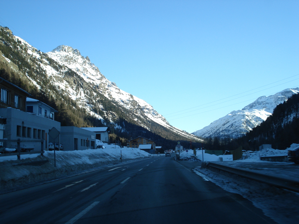 รูปถ่าย สวิสเซอร์แลนด์(Switzerland) จากปอนเตรซีนาไปลาโกเบียนโก(From Pontresina to Lago Bianco) 2007-01 29