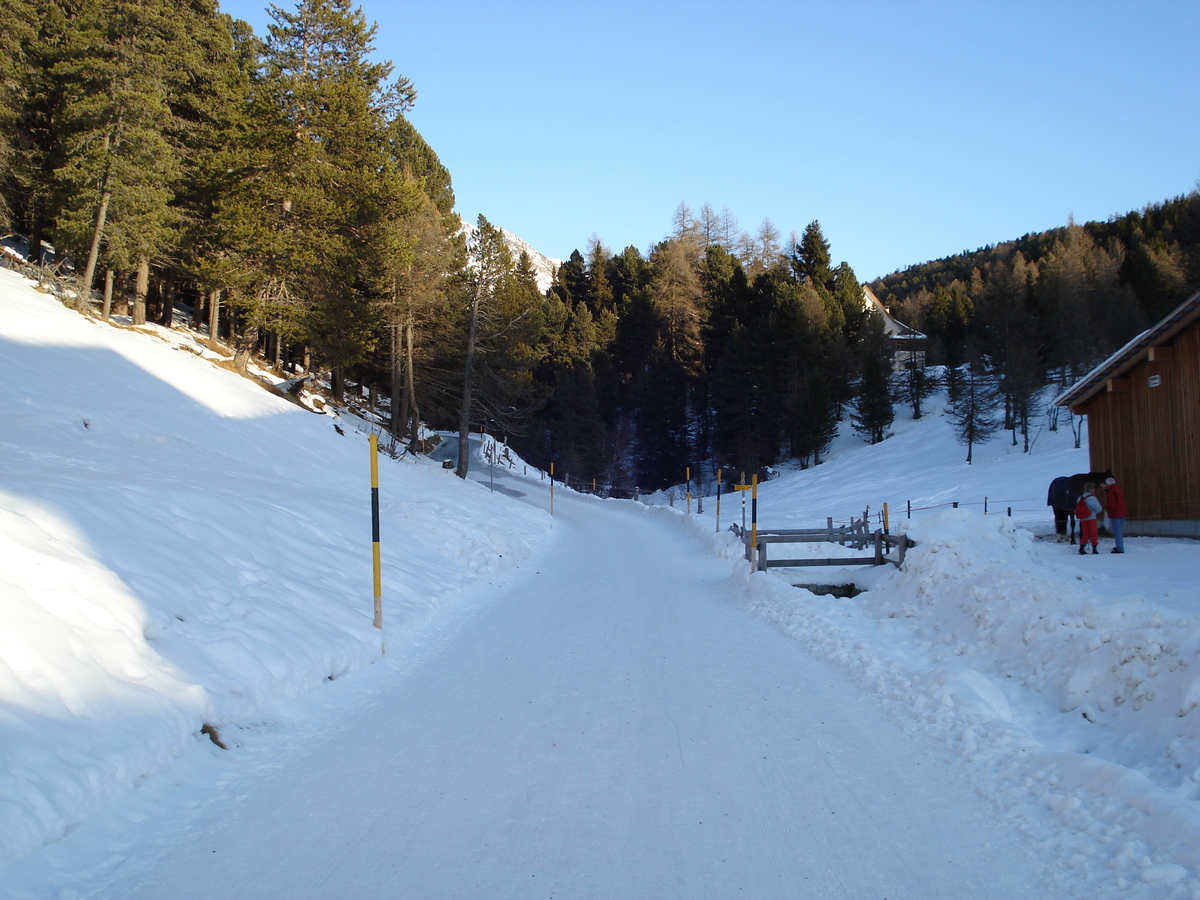 รูปถ่าย สวิสเซอร์แลนด์(Switzerland) เซนต์มอริตซ์ ชลาริญญา(St Moritz Schlarigna) 2007-01 30