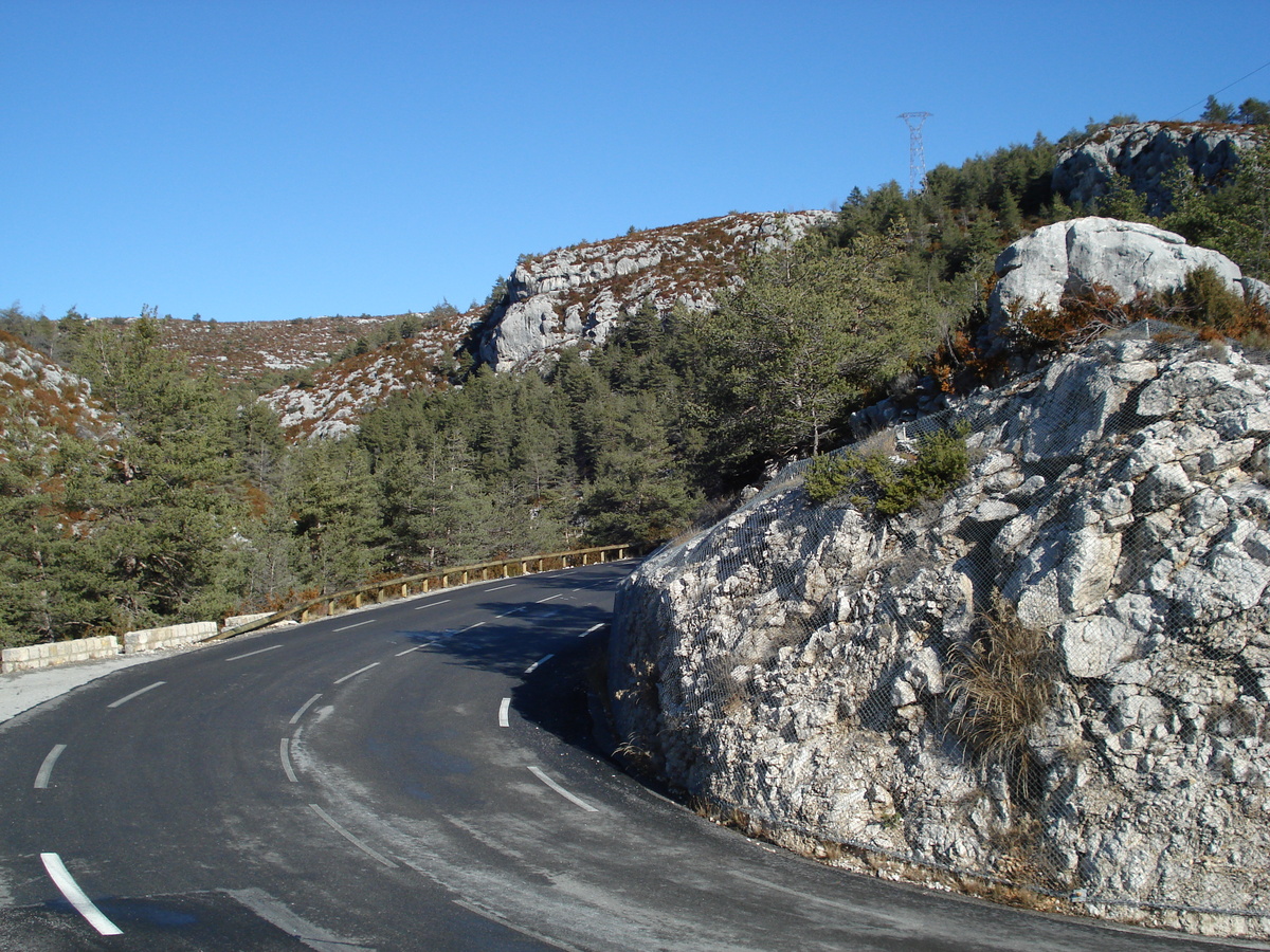รูปถ่าย ฝรั่งเศส(France) ถนนจากกูร์เซกูลไปเกรโอลีแยร์-เล-เนจ(Coursegoule to Greolieres les neiges road) 2007-01 25