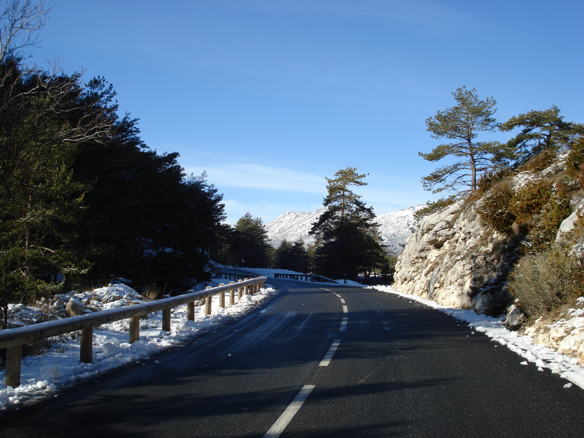รูปถ่าย ฝรั่งเศส(France) ถนนจากกูร์เซกูลไปเกรโอลีแยร์-เล-เนจ(Coursegoule to Greolieres les neiges road) 2007-01 104