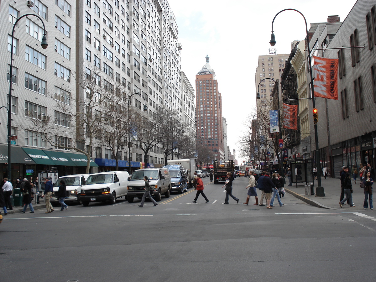 รูปถ่าย สหรัฐอเมริกา(United States) นิวยอร์ก(New York) ตามถนนฟิฟท์อเวนิว(down the 5th Avenue) 2006-03 42