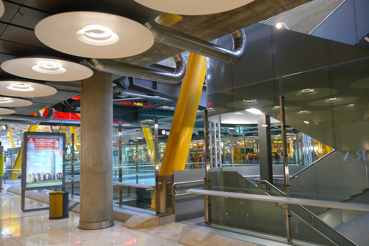 รูปถ่าย สเปน(Spain) มาดริค(Madrid) ท่าอากาศยานบาราคัส(Barajas Airport) 2007-09 10
