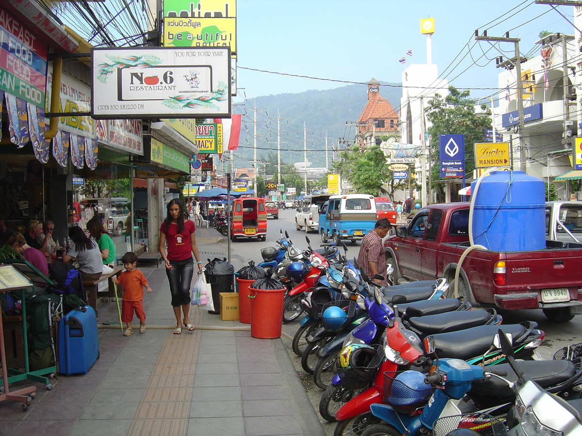 รูปถ่าย ไทย(Thailand) ภูเก็ต(Phuket) ป่าตอง(Patong) ถนนสาย 2(2nd Road) 2005-12 8