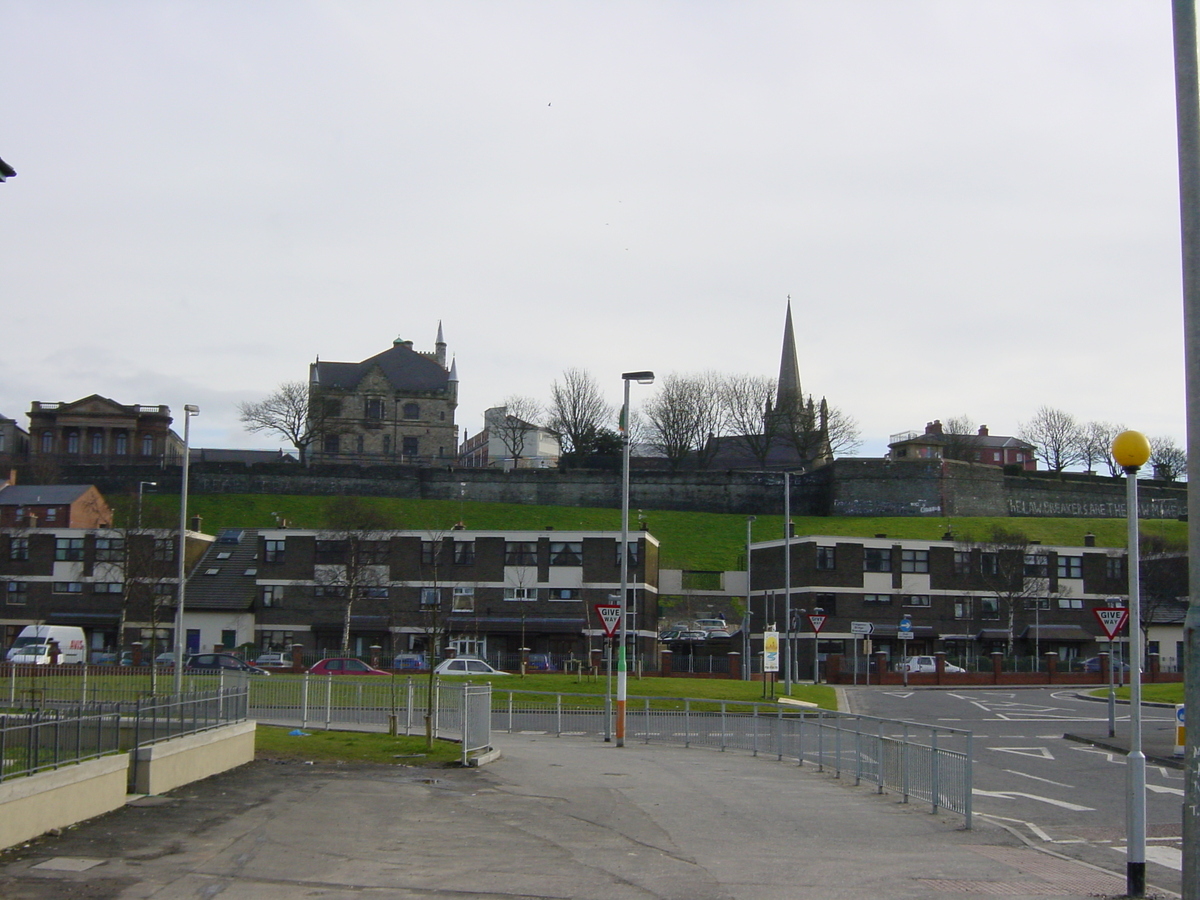 รูปถ่าย ไอร์แลนด์เหนือ(North Ireland) เดอร์รีย์(Derry) 2001-02 1