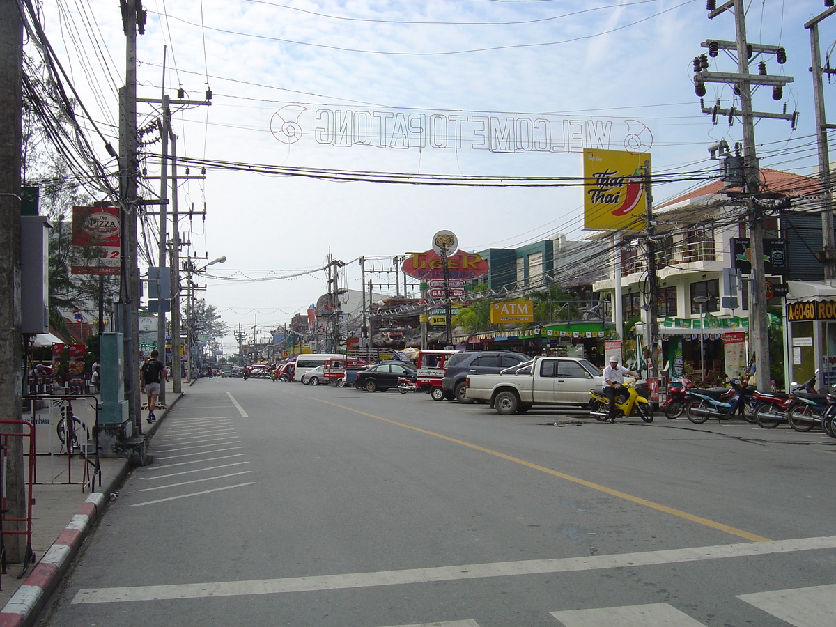 รูปถ่าย ไทย(Thailand) ภูเก็ต(Phuket) ป่าตอง(Patong) ถนนคนเดิน(Walking Street) 2005-12 0