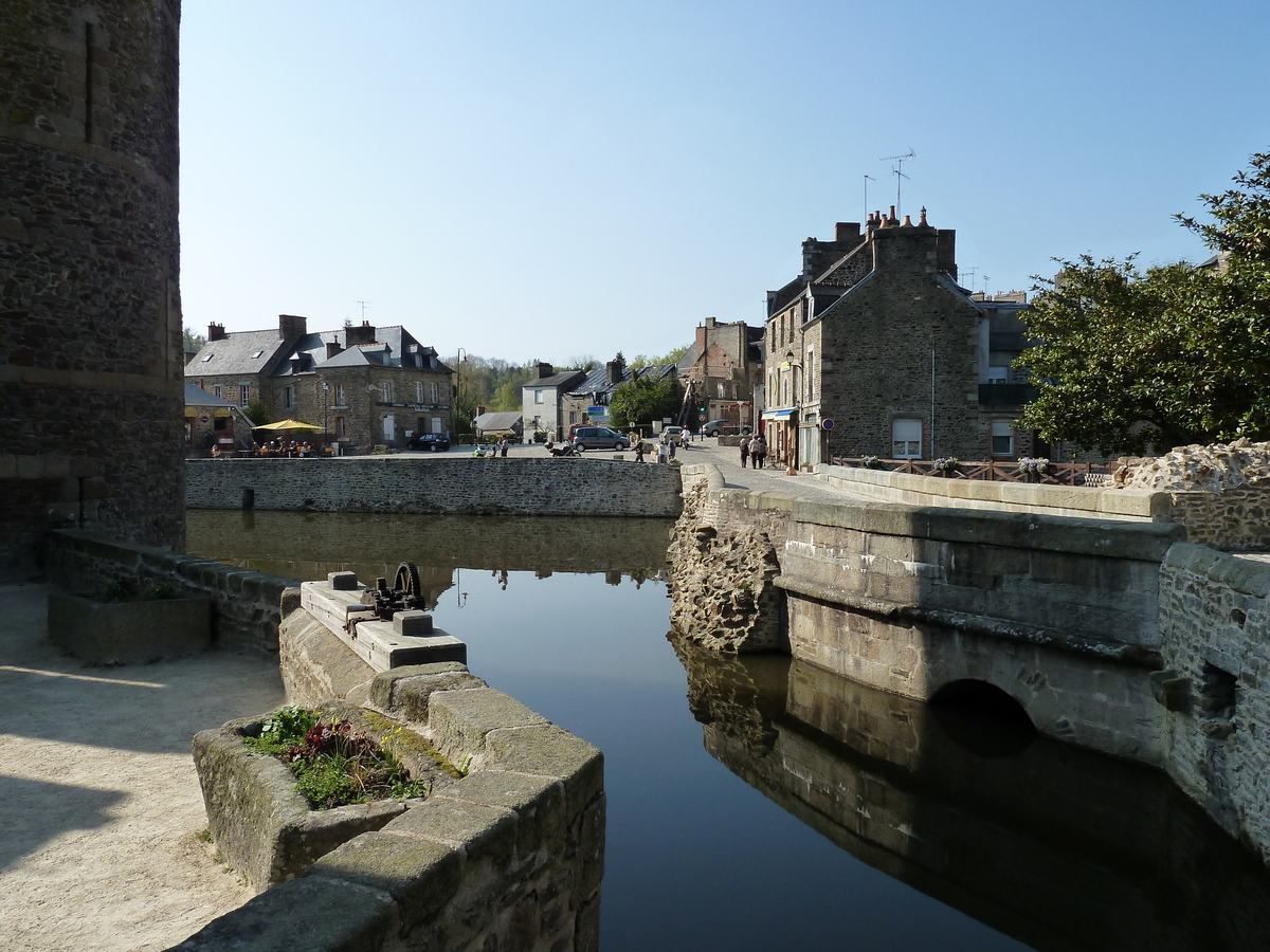 รูปถ่าย ฝรั่งเศส(France) ฟูแฌร์(Fougeres) 2010-04 115