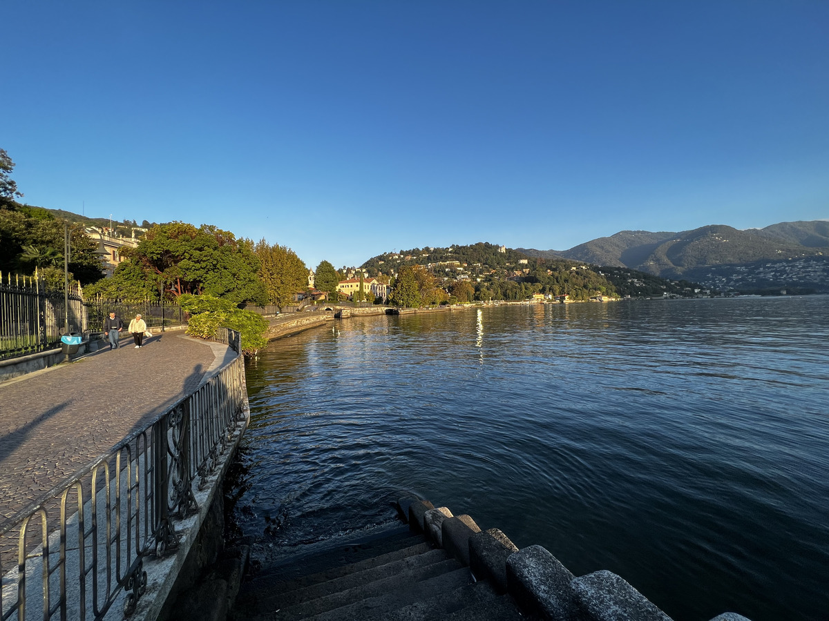 รูปถ่าย อิตาลี(Italy) โคโม(Como) 2023-10 27