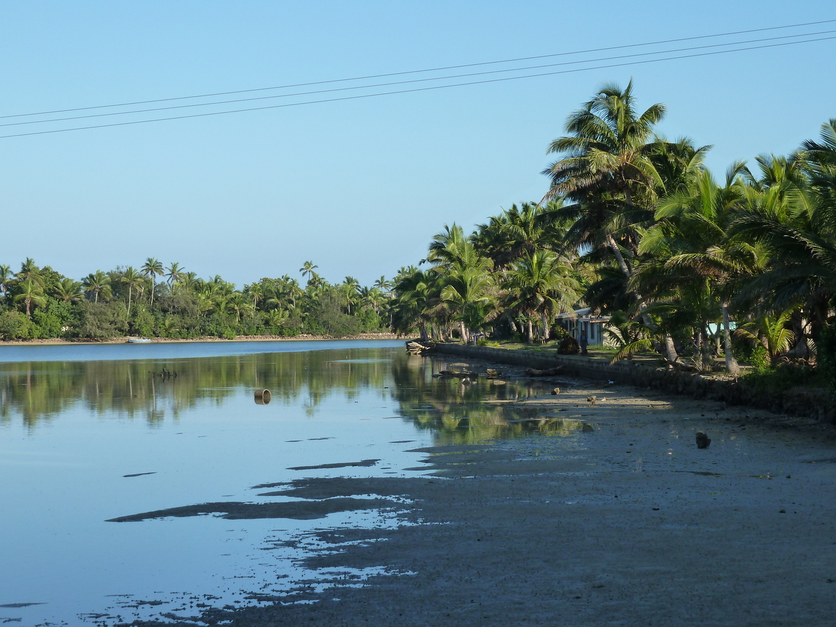 รูปถ่าย ฟิจิ(Fiji) ถนนจากนาดีไปซิงกาโตกา(Nadi to Sigatoka road) 2010-05 27