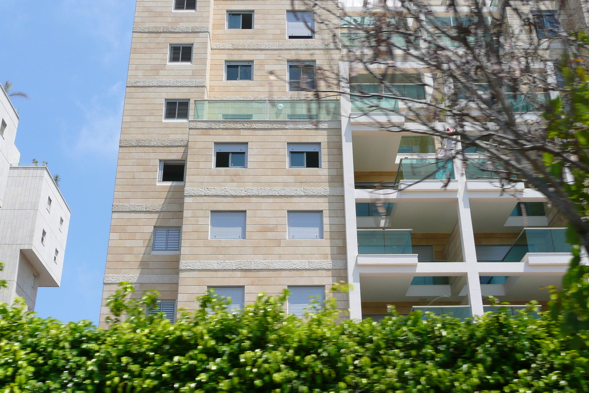 รูปถ่าย อิสราเอล(Israel) เทลอาวีฟ(Tel Aviv) ถนนโรกัค(Rokach Street) 2007-06 3