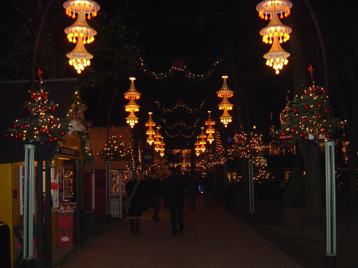 รูปถ่าย เดนมาร์ก(Denmark) โคเปนเฮเกน(Copenhagen) สวนสาธารณะทิโวลี(Tivoli Park) 2004-11 43