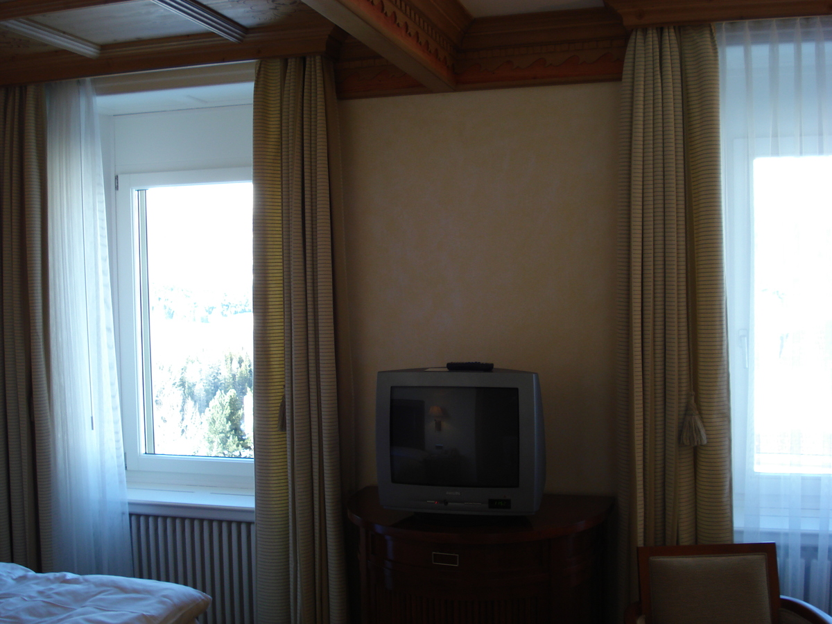 รูปถ่าย สวิสเซอร์แลนด์(Switzerland) ปองเทรซีน่า(Pontresina) โรงแรมแกรนด์โครเนนโฮฟ(Grand Hotel Kronenhof) 2007-01 40