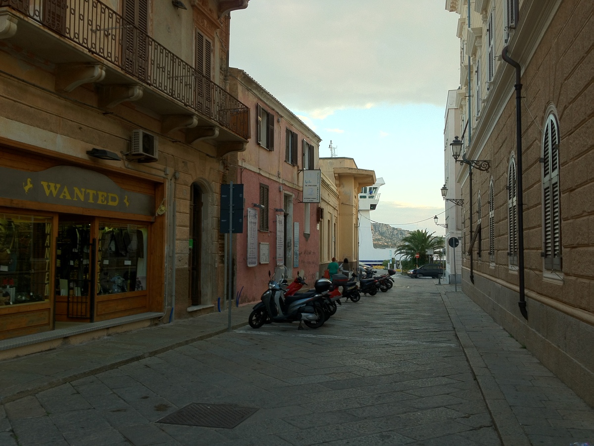รูปถ่าย อิตาลี(Italy) ลามัดดาเลนา(La Maddalena) 2012-09 43