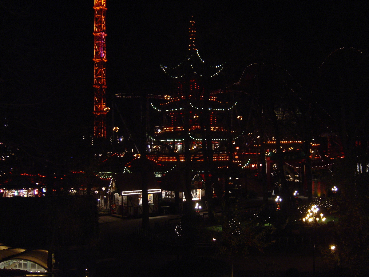 รูปถ่าย เดนมาร์ก(Denmark) โคเปนเฮเกน(Copenhagen) สวนสาธารณะทิโวลี(Tivoli Park) 2004-11 4
