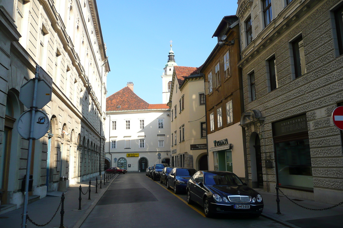 รูปถ่าย สโลวีเนีย(Slovenia) ลีอูบลีอานา(Ljubljana) เมืองเก่า(Historic Centre) 2008-01 91