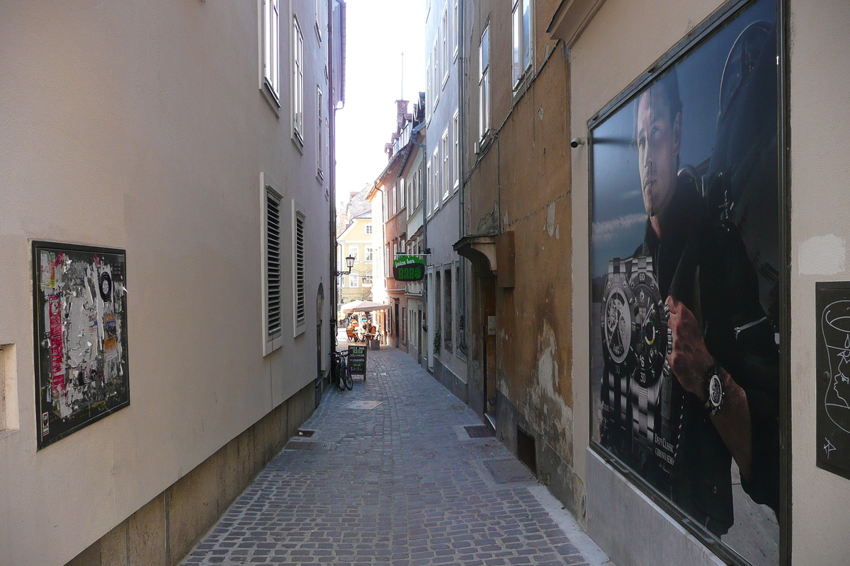 รูปถ่าย สโลวีเนีย(Slovenia) ลีอูบลีอานา(Ljubljana) เมืองเก่า(Historic Centre) 2008-01 9