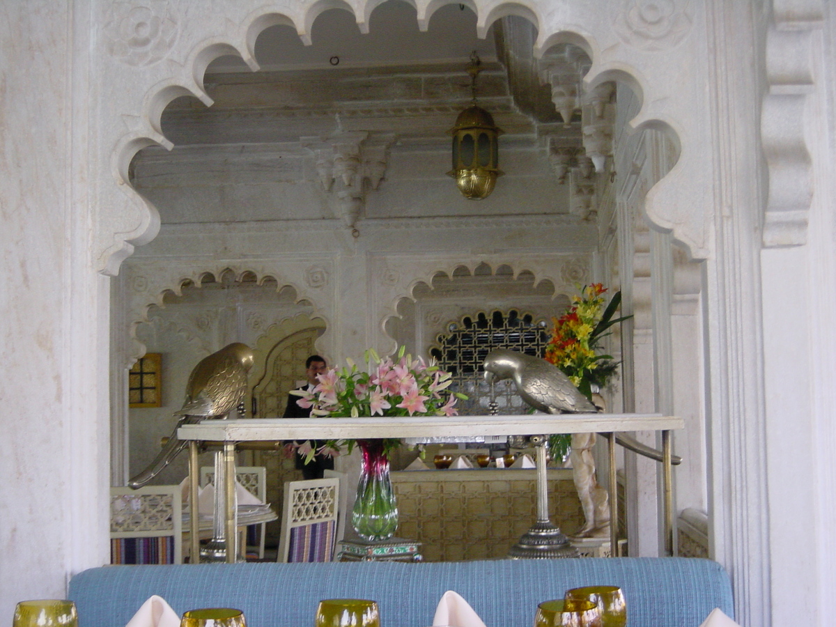 รูปถ่าย อินเดีย(India) อูไดปูร์(Udaipur) โรงแรมเลคพาเลซ(Lake Palace Hotel) 2003-05 12