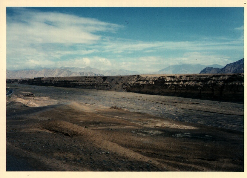 รูปถ่าย ทิเบต(Tibet) ถนนจากกูลมูทไปลาซา(Road Golmut to Lhasa) 1994-07 0