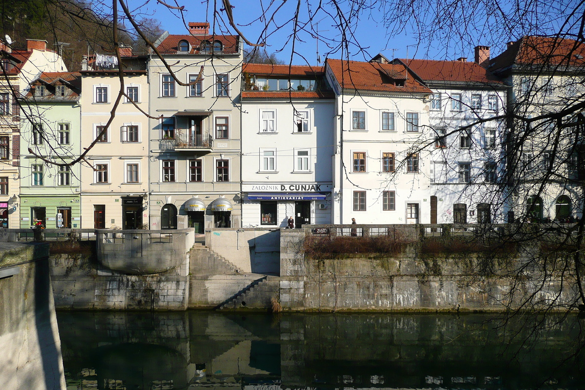 รูปถ่าย สโลวีเนีย(Slovenia) ลีอูบลีอานา(Ljubljana) เมืองเก่า(Historic Centre) 2008-01 53