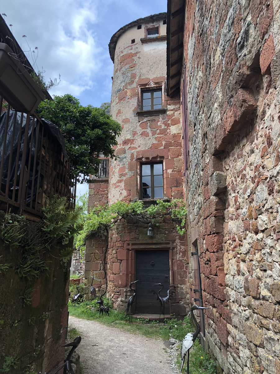 รูปถ่าย ฝรั่งเศส(France) กอลงฌ์-ลา-รูฌ(Collonges la Rouge) 2018-04 1