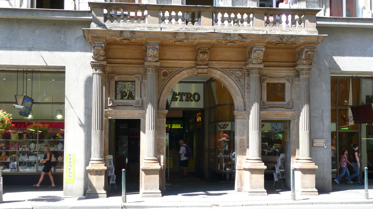รูปถ่าย สาธารณรัฐเช็ก(Czech Republic) ปราก(Prague) นาโรดนี(Narodni) 2007-07 63