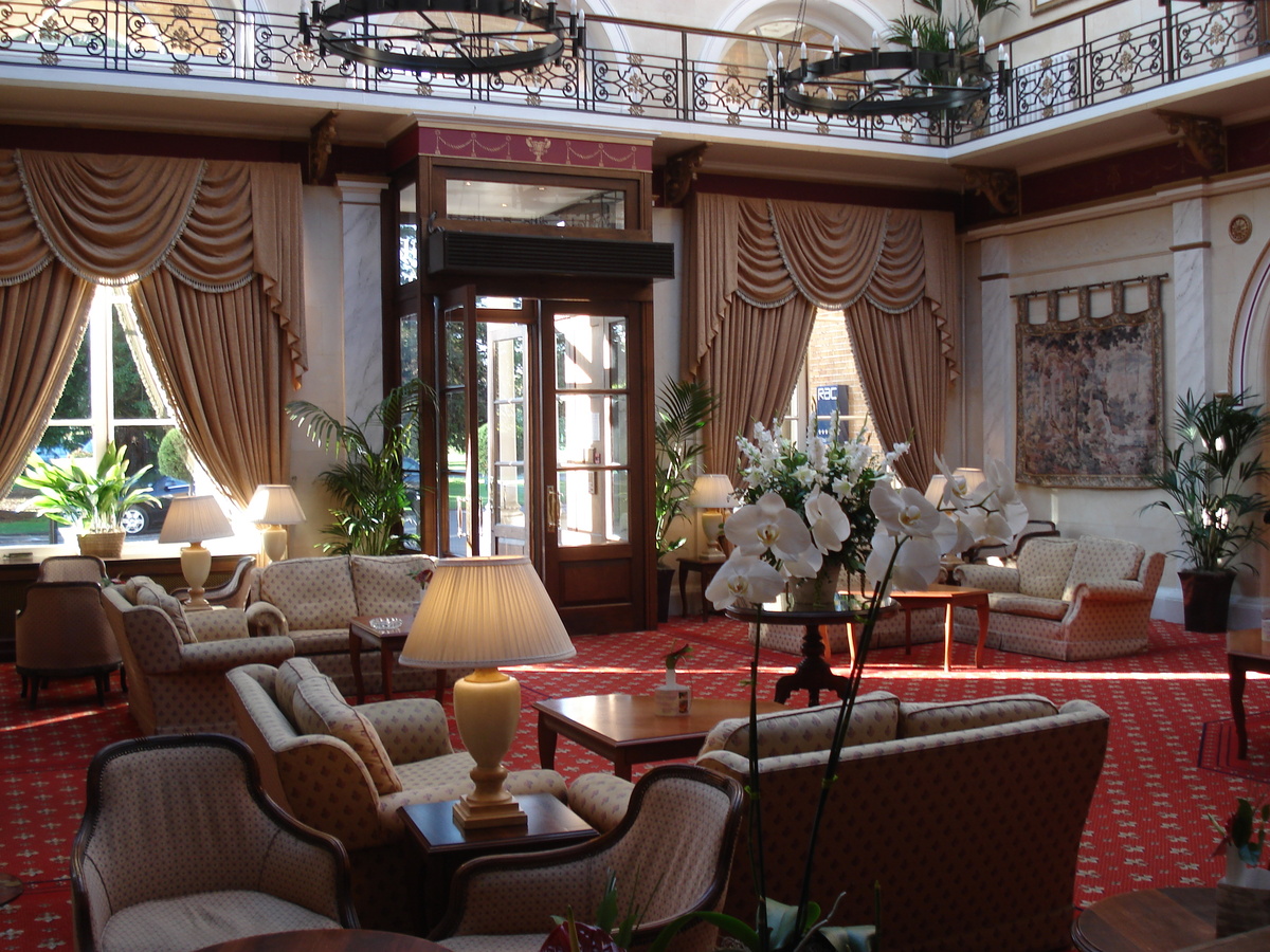 รูปถ่าย อังกฤษ(United Kingdom) เวย์บริดจ์(Weybridge) โรงแรมโอ๊ตแลนด์สพาร์ก(Oatlands Park Hotel) 2006-10 19