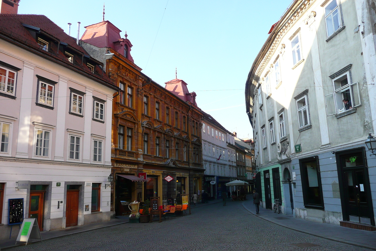 รูปถ่าย สโลวีเนีย(Slovenia) ลีอูบลีอานา(Ljubljana) เมืองเก่า(Historic Centre) 2008-01 65