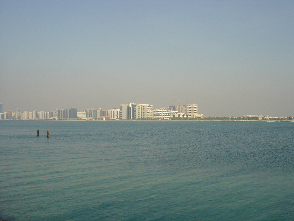 รูปถ่าย สหรัฐอาหรับเอมิเรตส์(United Arab Emirates) อาบูดาบี(Abu Dhabi) 2005-09 26
